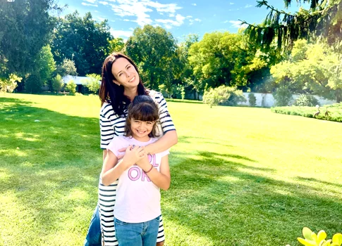 Livia Graur, alături de fata ei, Renata, într-o vacanță / foto: arhiva personală