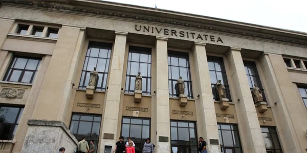 Multe dintre taxele universitare au crescut în ultimii ani