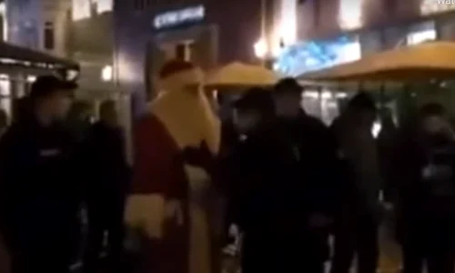 mos craciun aresta png
