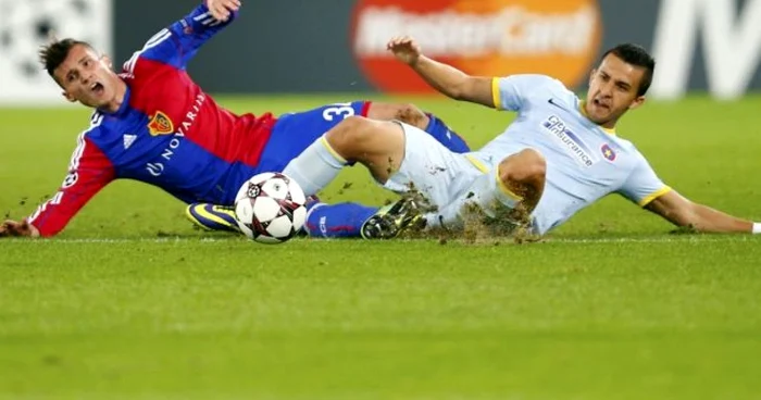 Georgievski (dreapta) a comis o şi la Basel