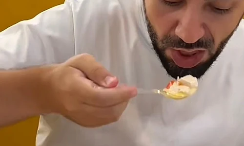barbat mancare cantina jpeg