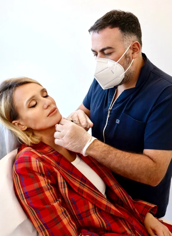 Carmen Negoiță a făcut rinoplastie foto Yolo media