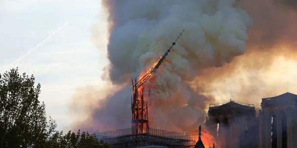Incendiu la Catedrala Notre-Dame din Paris  FOTO Mediafax / Hepta / ABACAPRESS