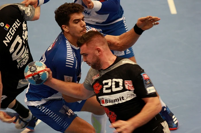 Pe Dinamo o așteaptă un alt meci de foc în sala proprieFoto: Marian Burlacu