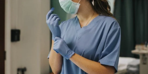 asistenta medicala FOTO stiridiaspora.ro