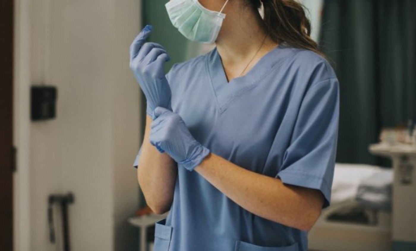 O asistentă medicală este acuzată că a furat medicamente. O asistentă medicală este acuzată că a furat medicamente.