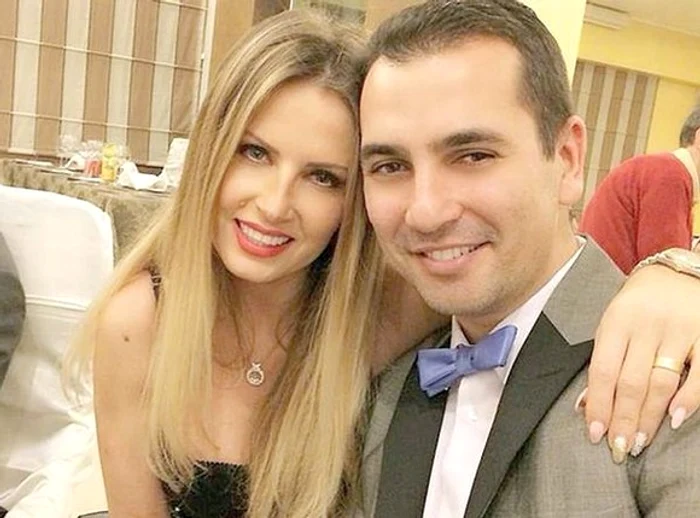 
    Andreea Bănică şi Lucian Mitrea au împlinit 10 ani de căsnicie şi 22 de ani de relaţieFoto: arhivă personală  