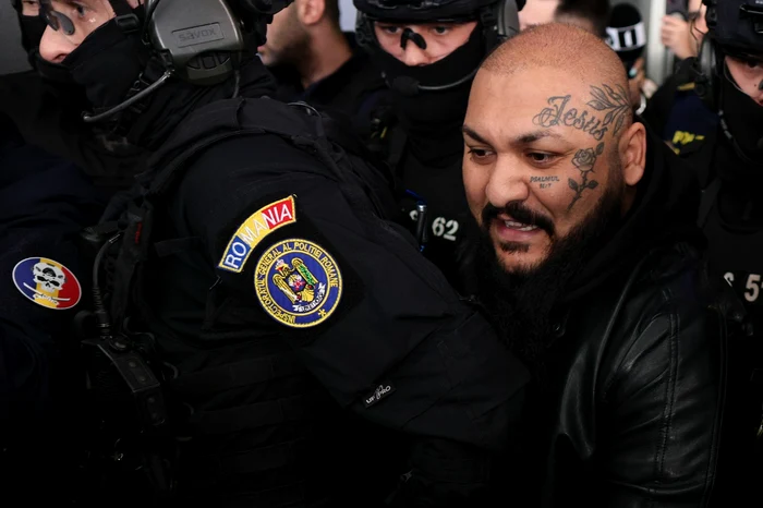 Dani Mocanu și fratele său, aduși în țară FOTO: Inquam Photos/Octav Ganea