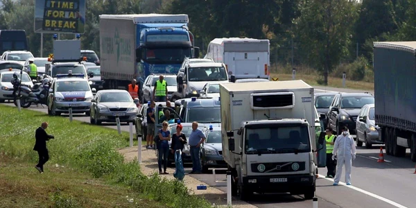 Austria - camion cu imigranti FOTO AP 