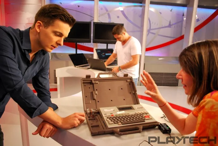 
    Laptopul Epson lansat în 1983 are 1,5 kilograme și dimensiunile unei coli A4foto: playtech.ro  