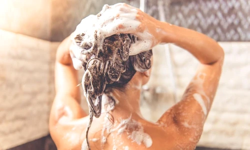 Cât de des trebuie să te speli pe cap, în funcţie de tipul de păr jpeg
