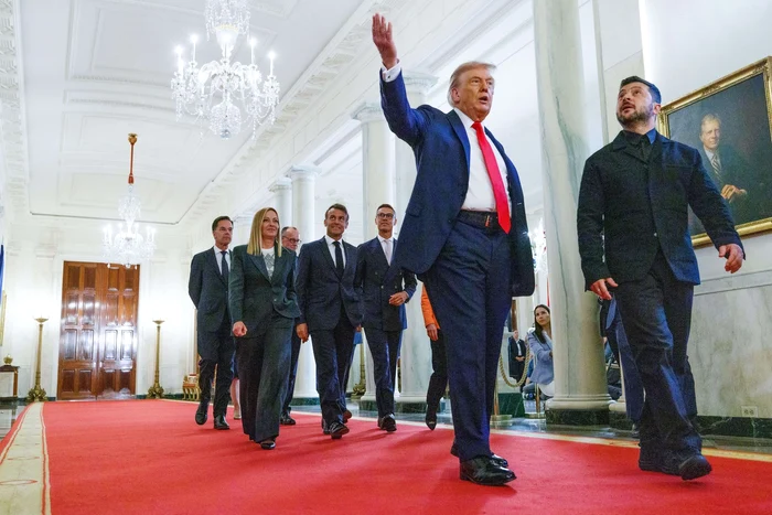 Trump a lăudat fiecare lider european în parte: „Arăți grozav cu bronzul ăsta”. Ce i-a șoptit lui Macron despre Putin