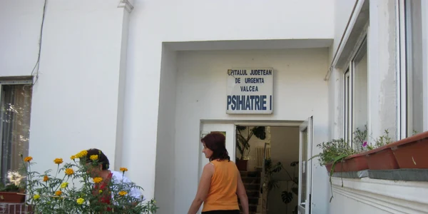 Bărbatul a fost internat la Psihiatrie