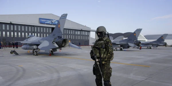 România a primit primele şase avioane americane F16 A/B Block 15 MLU modernizate la standardul M 5.2 dintr-o escadrilă de 12 FOTO