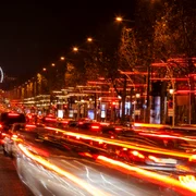 Paris FOTO Shutterstock