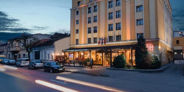 Opera plaza din Cluj-Napoca. foto opera plaza