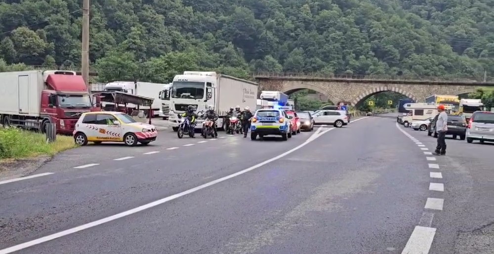 Lucrările de pe Valea Oltului avansează în toate cele opt puncte de lucru, anunță CNAIR. Traficul rutier pe DN7, redeschis VIDEO