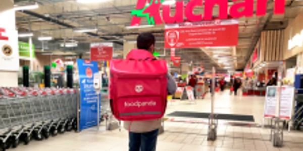 Foodpanda şi Auchan parteneriat