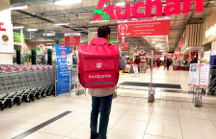 Foodpanda şi Auchan parteneriat