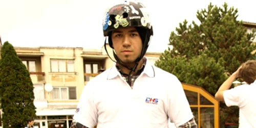 Hunedoara: PORTRET / Robert Bota face acrobaţii pe bicicletă