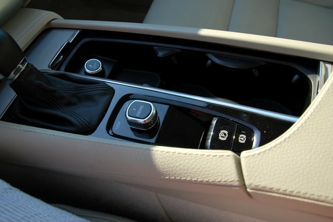 volvo-xc90c