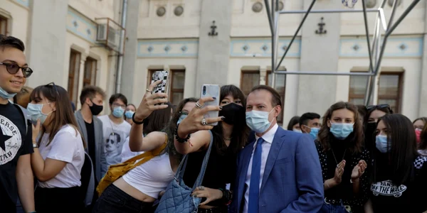  Florin Citu a participat la ceremonia de deschidere a noului an şcolar la Colegiul Naţional Gheorghe Lazăr din Bucuresti FOTO Inquam Photos / George Calin