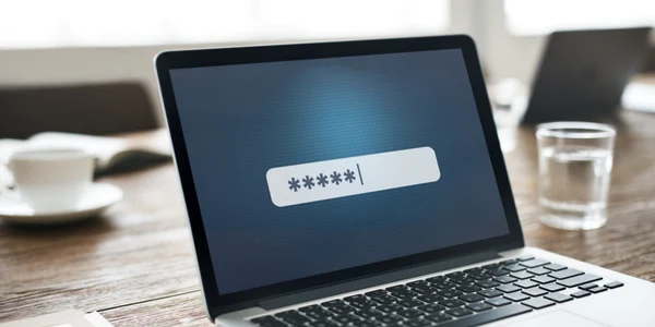 parola calculator foto shutterstock