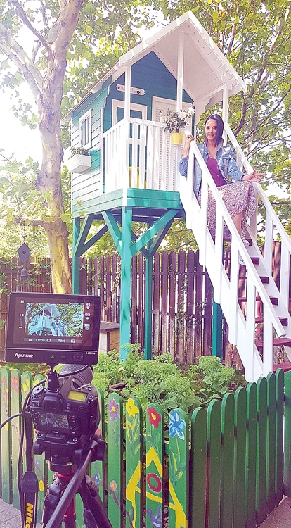 Andreea Marin va face în căsuţă emisiuni pentru copii