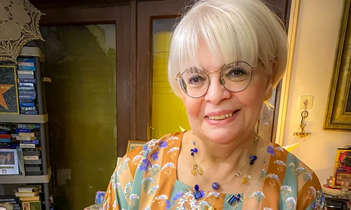 Irina Margareta Nistor cap bust jpg