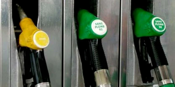 Rompetrol scade preţul la carburanţi