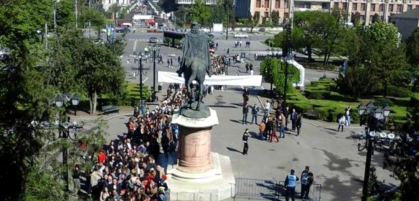 Imagine surprinsă dimineaţă, 27 aprilie, la Palatul Culturii din Iaşi FOTO Facebook/Complexul Muzeal Moldova