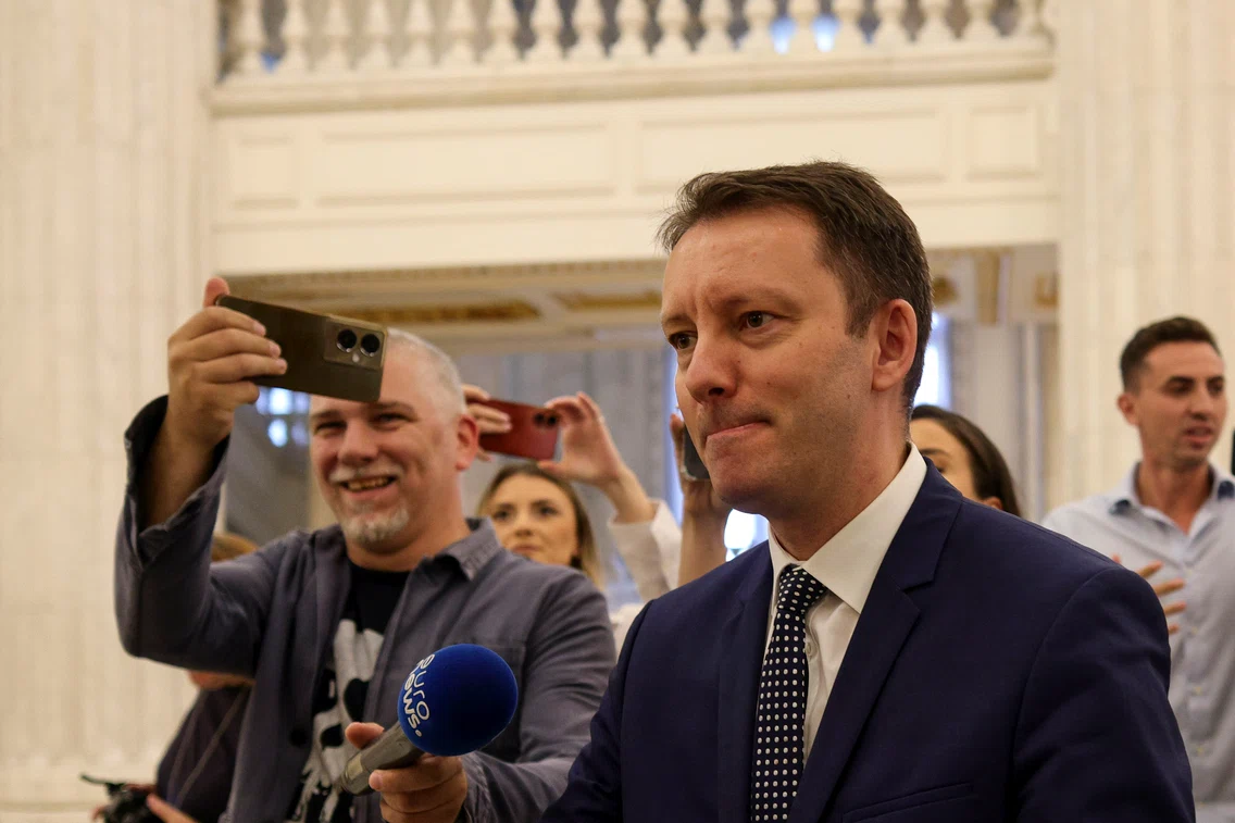 Sosirea premierului desemnat, Siegfried Mureșan, în Parlamentul României