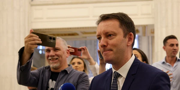 Sosirea premierului desemnat, Siegfried Mureșan, in Parlamentul Romaniei, in Bucuresti 18 septembrie 2026.