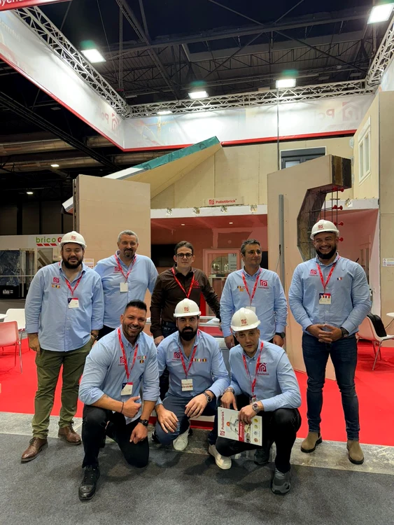 Echipa lui Lucian Bouleanu. foto: facebook