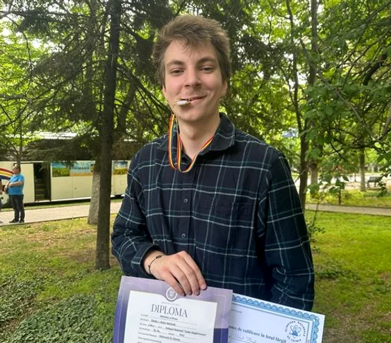Radu a obținut un rezultat de excepție la Olimpiada Națională de Chimie Foto: CNTV/Facebook