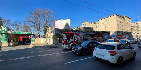 Pompierii la Spitalul Municipal din Timişoara FOTO Tion.ro
