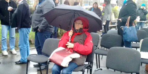 Protest în ploaie pentru cinematograf la Galati
