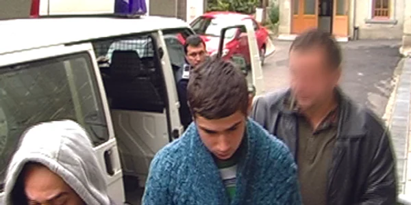 Iaşi: Ajutoarele „prinţişorului” care a furat au fost puse în libertate