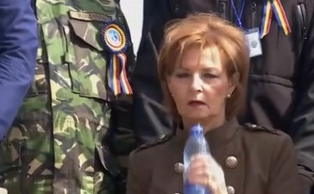 Majestatea Sa Margareta s-a liniştit după ce a băut puţină apăfoto: captură video Antena 3
