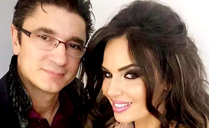 
    Singura fotografie cu părinţii lui a fost făcută în parc  