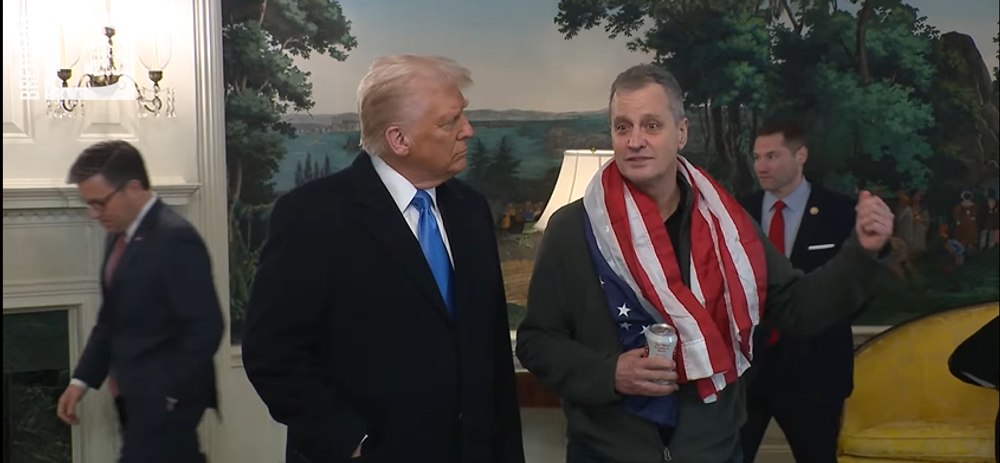 Doi belaruşi şi un american, predați de Minsk Statelor Unite după ce Rusia l-a eliberat pe profesorul american Marc Fogel 