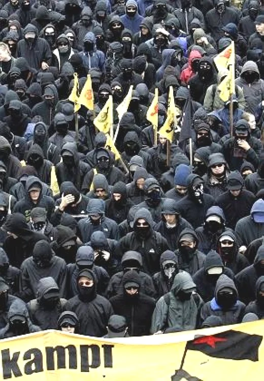 miscarea black bloc