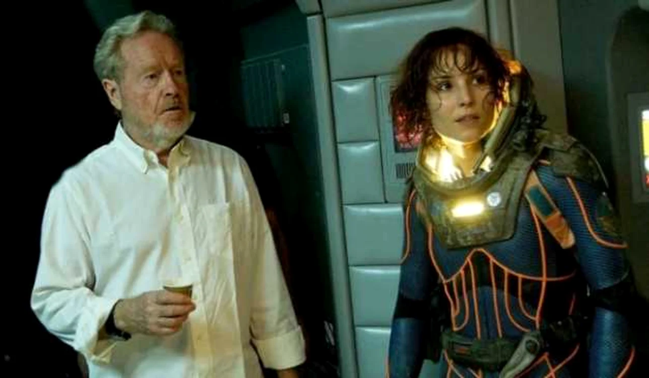 Ridley-Scott-Noomi-Rapace-Prometheus