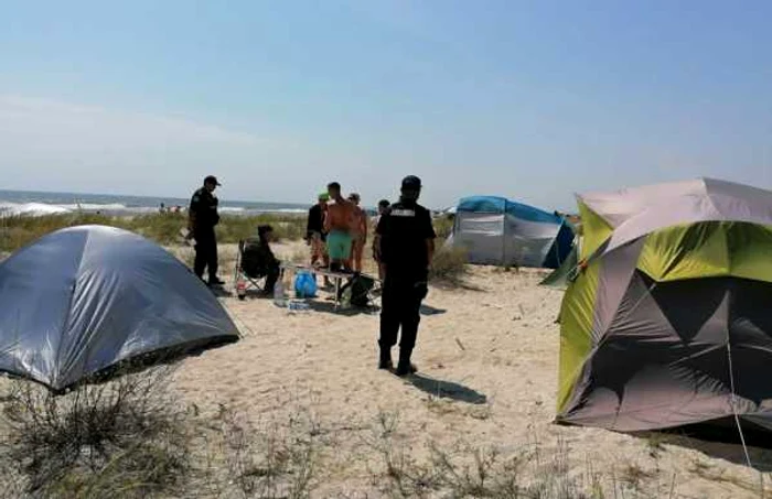 Plajele salbatice Vadu şi Corbu FOTO