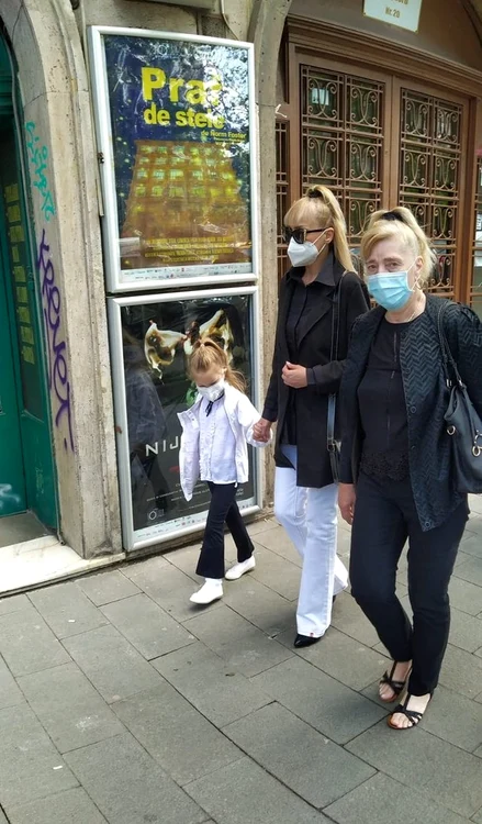 Sicriul cu trupul neînsuflețit al lui Ion Dichiseanu a fost depus vineri, 21 mai, la Teatrul Nottarafoto: BLITZ / CLICK!