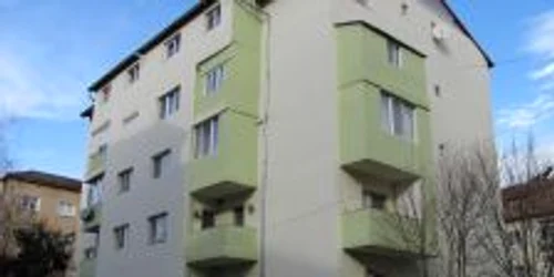 Vasile Varga a cumpărat pentru fiica sa un apartament la mansarda unui bloc din Brădet