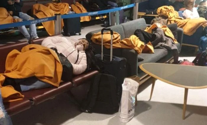 
    Călătorii au dormit pe scauneFoto: arhivă personală  