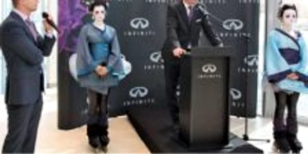 Jurgen Schmitz, la deschiderea showroom-ului Infiniti