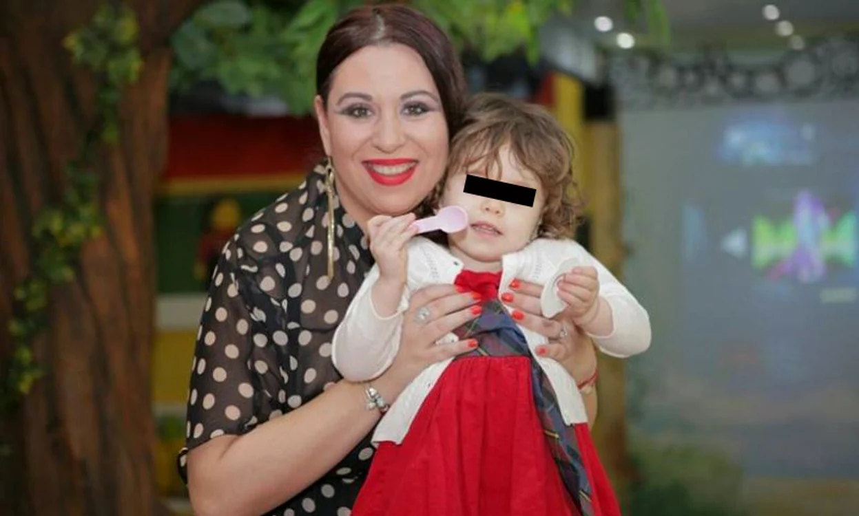 Fetiţa Oanei Roman împlineşte doi anifoto: arhiva personală