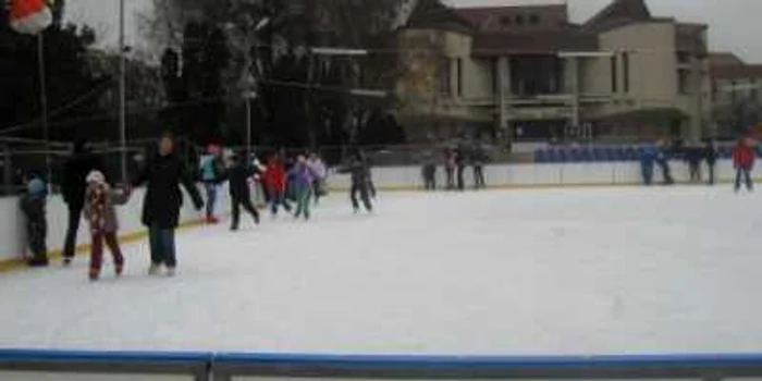 Mureşenii sunt aşteptaţi la patinoar